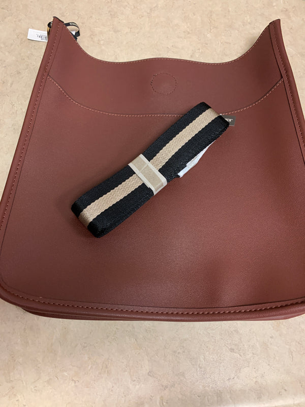 Contrast Strap Messenger - Chocolate