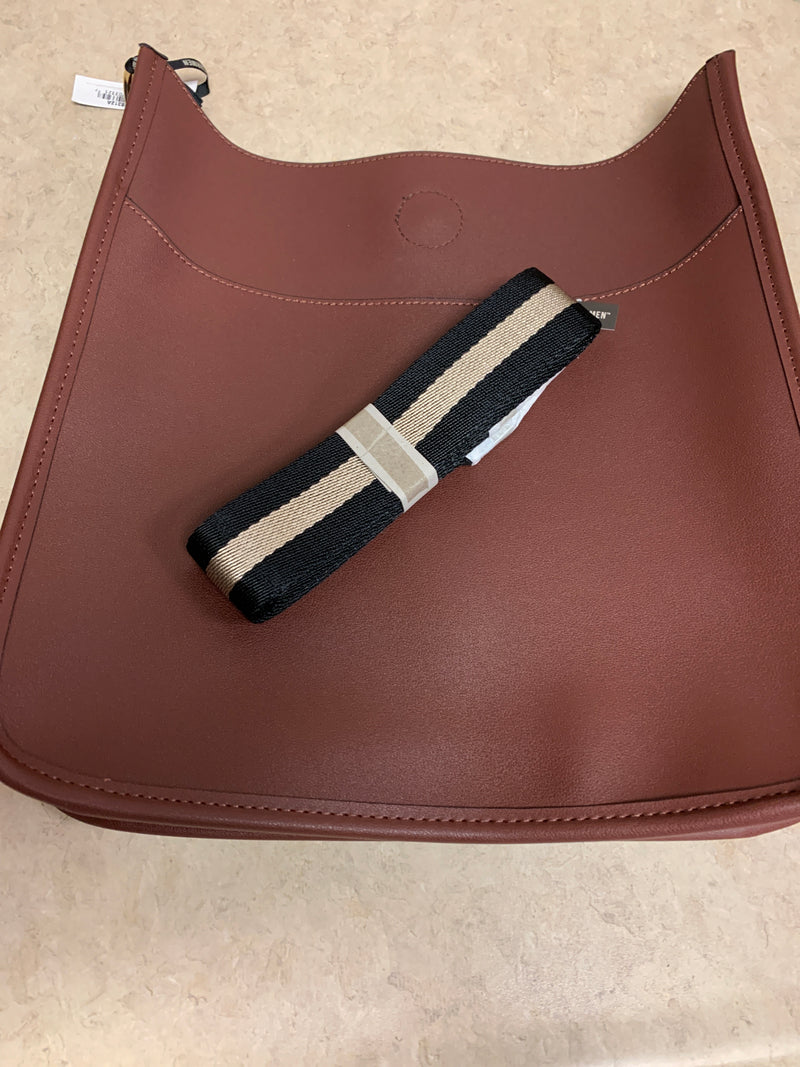 Contrast Strap Messenger - Chocolate