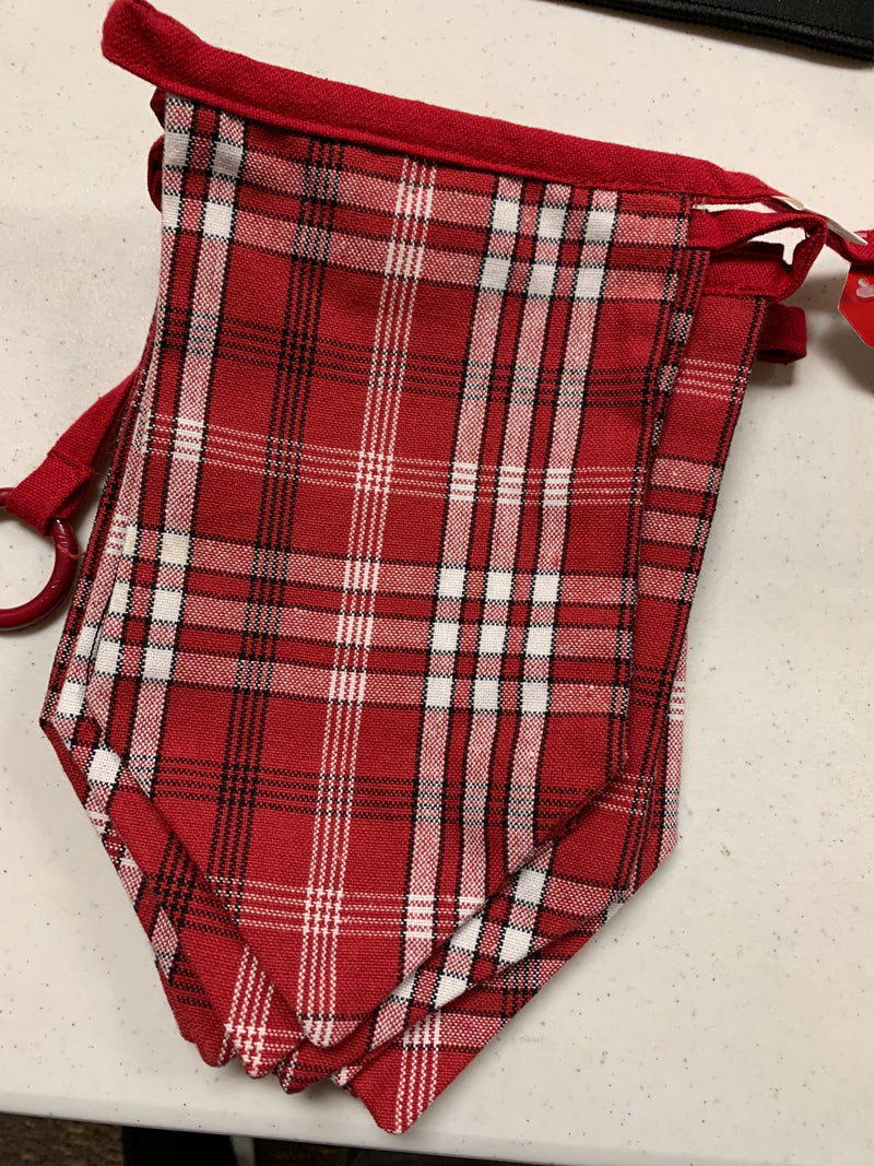 Pendant Garland In Woven Plaid