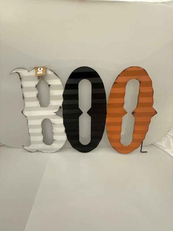 Boo Easel Decor