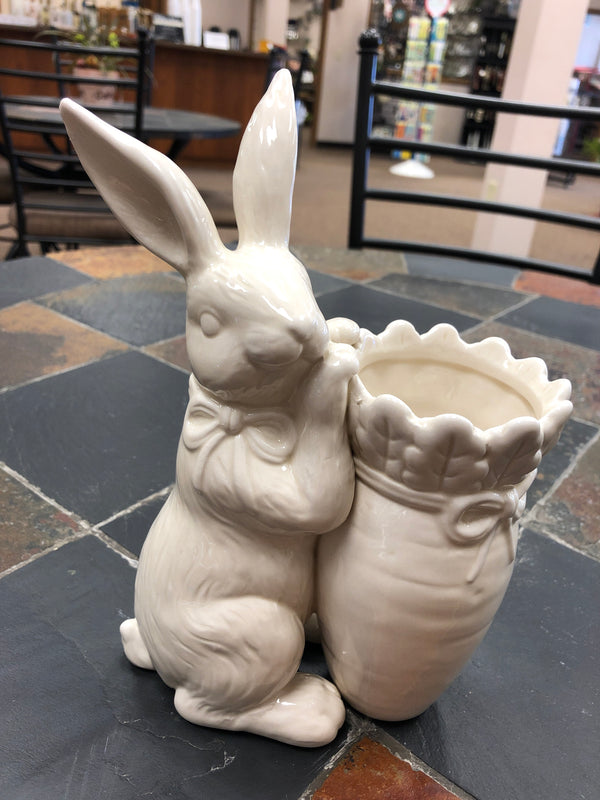 White Rabbit with A Carrot Vase Bottom