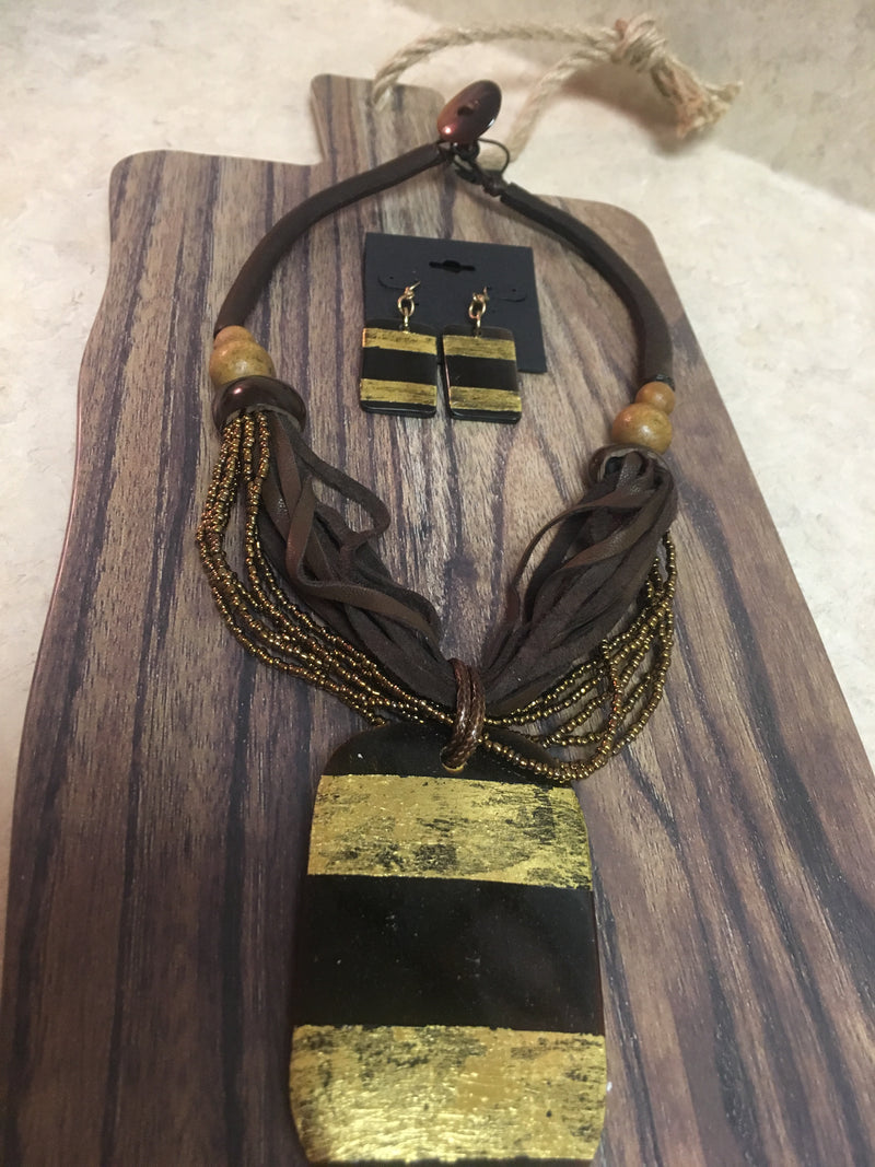 Black Rectangular Disc with Gold Stripes Necklace Set
