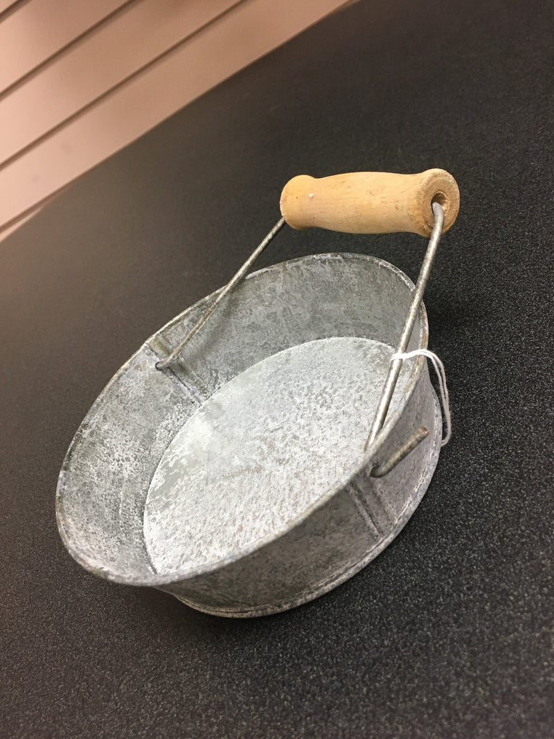 Metal Pie Pan with Handle